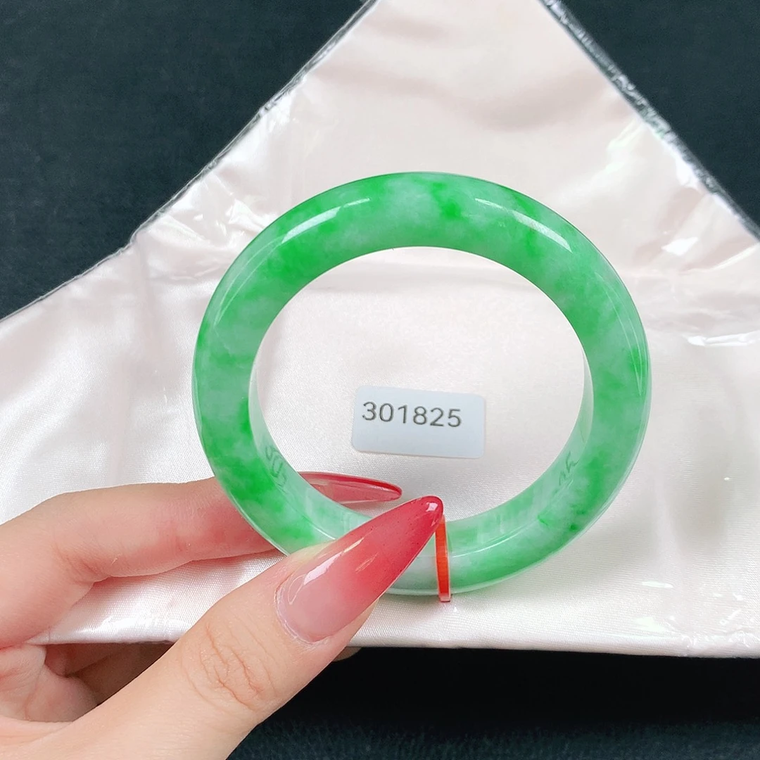 翡翠未镶嵌手镯天然翡翠手镯04