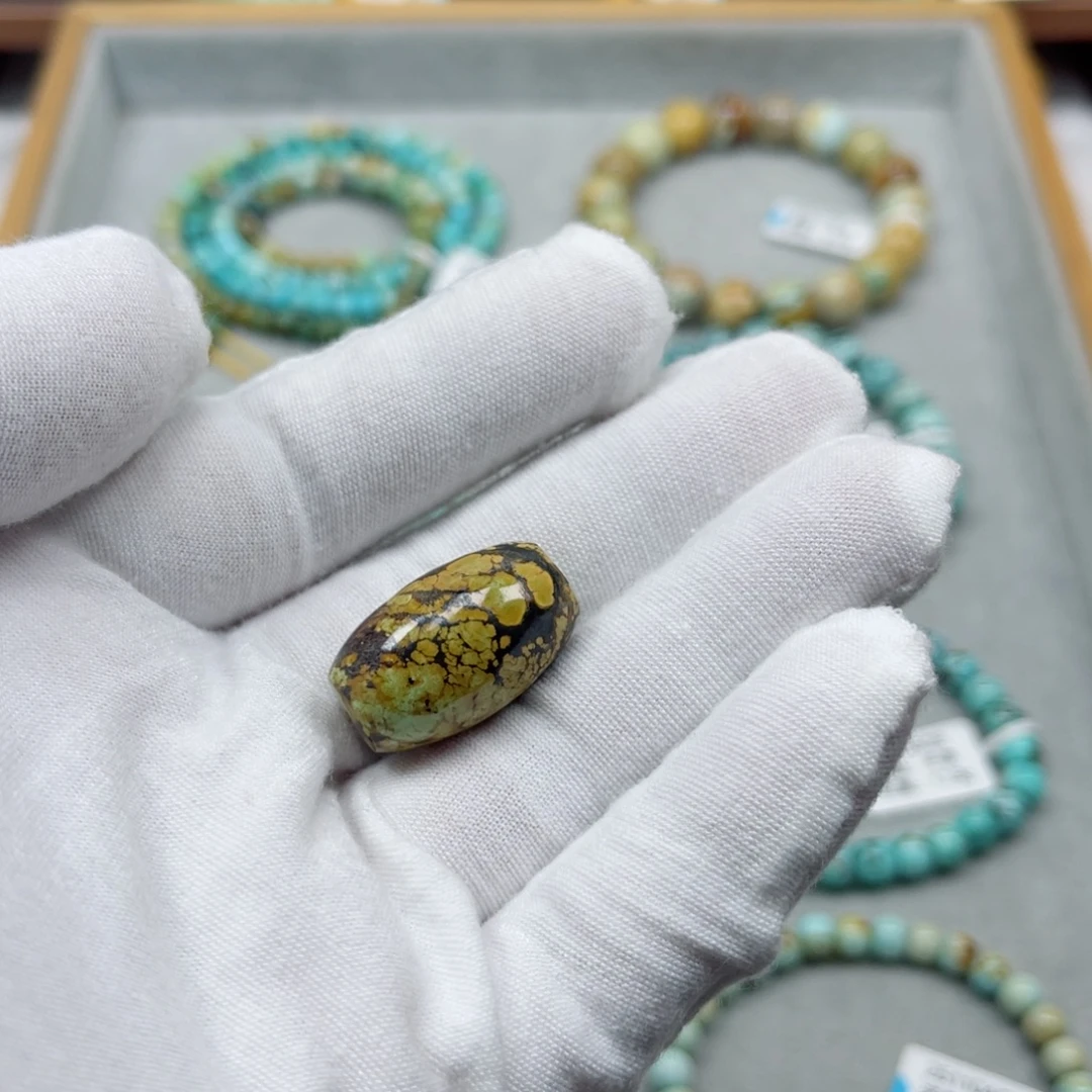 绿松石未镶嵌挂件