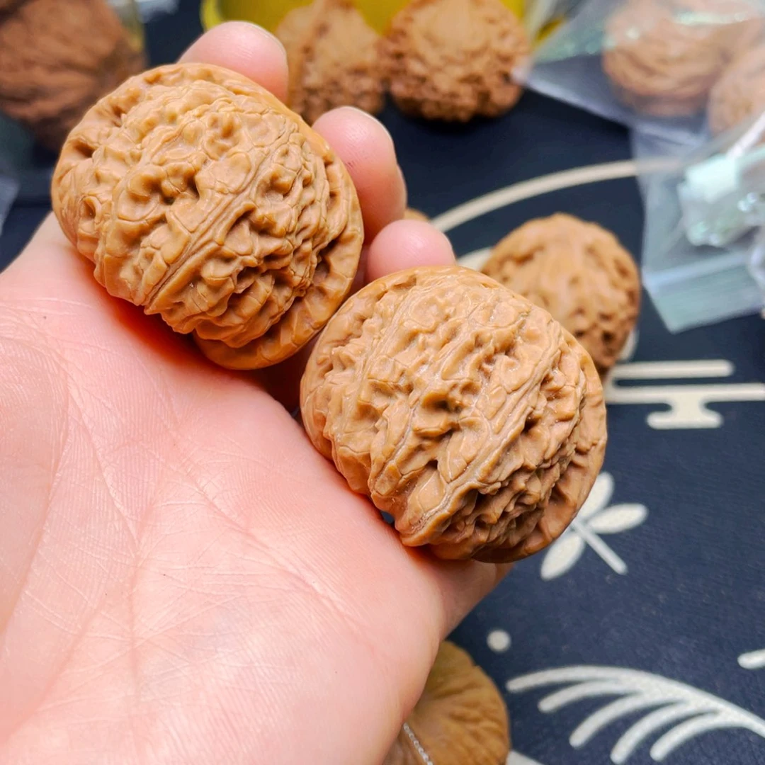 吊坠文玩核桃闷白一对