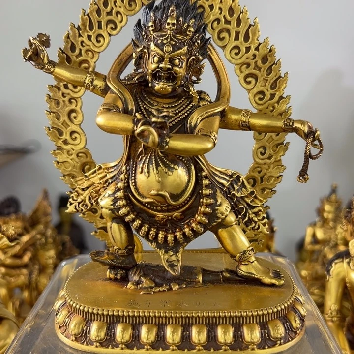 峰*。佛像的造型和造型