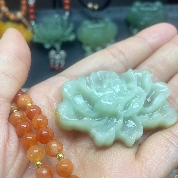 未镶嵌蛇纹石玉颈饰