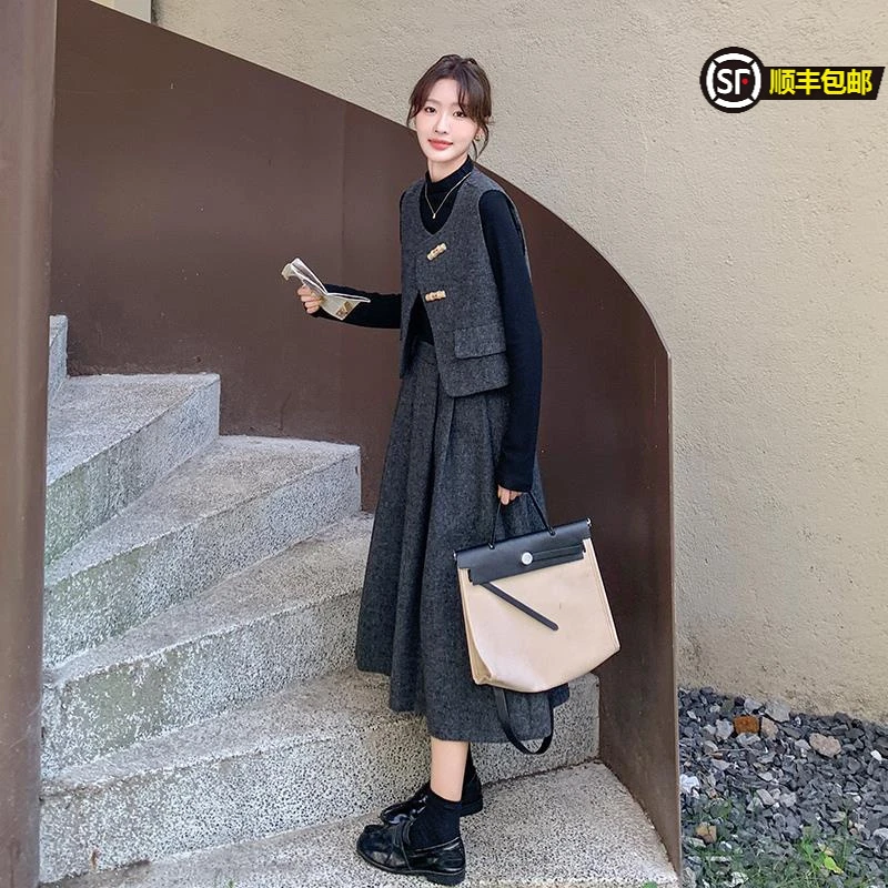 紫雨琪灰色高级感套装裙女秋冬2025新款气质一整套穿搭毛呢半身裙