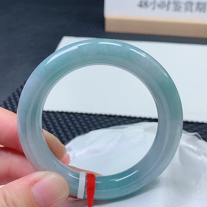 翡翠手镯未镶嵌57圈口满绿圆条手镯