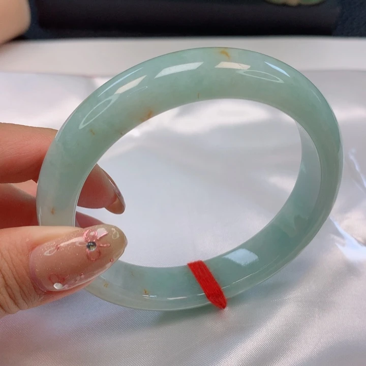 翡翠手镯未镶嵌59圈