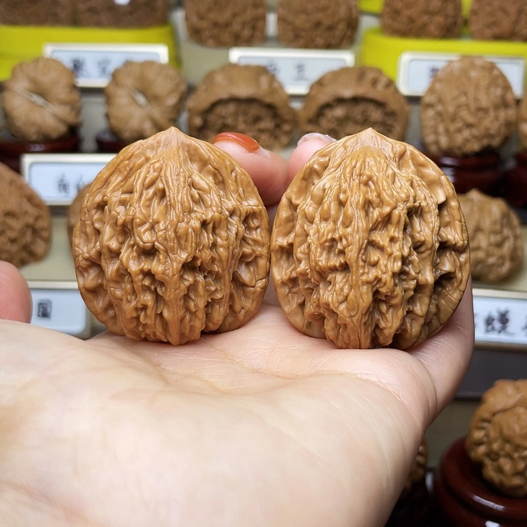把件文玩核桃虎头39左右