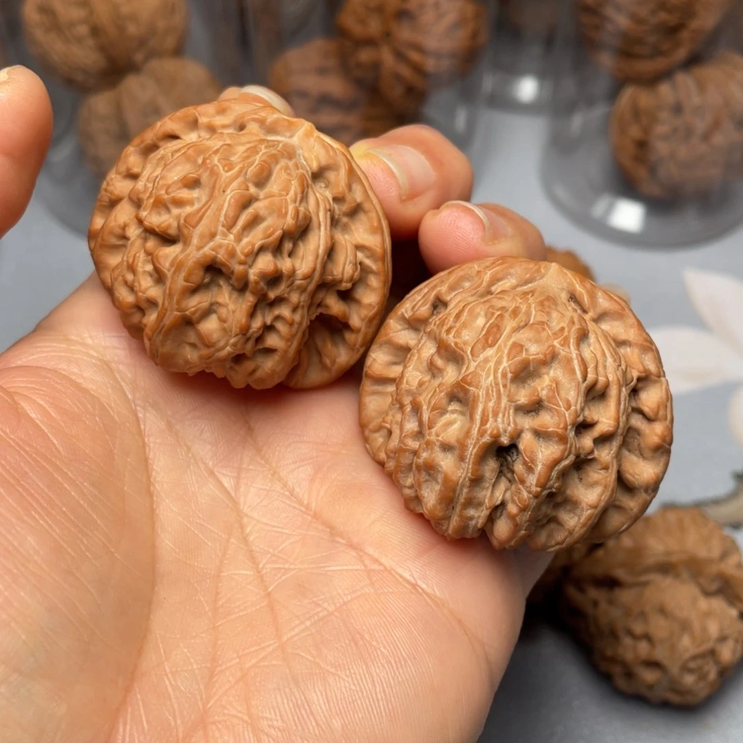 【闪购商品】文玩核桃吊坠球白………