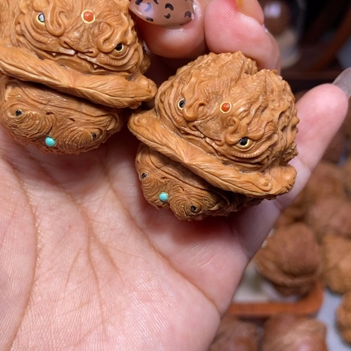 波***空吊坠文玩核桃蛤蟆头雕刻的金蟾