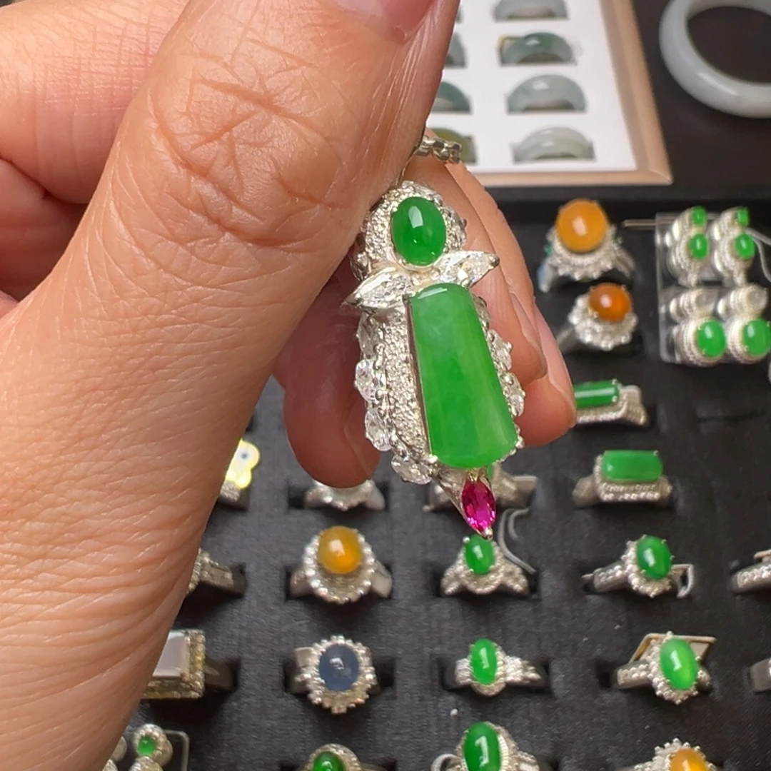 定制翡翠未镶嵌翡翠