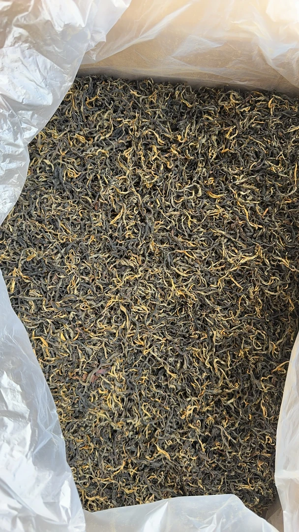 云南凤庆古树红茶花香蜜香果香型茶叶