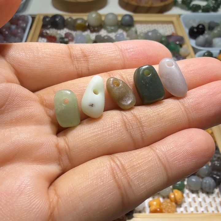 和田玉未镶嵌珠宝半成品