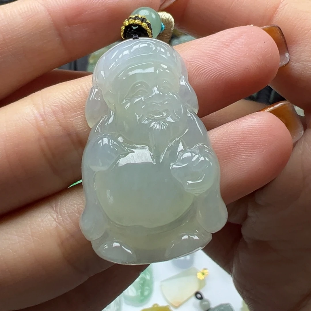 翡翠未镶嵌颈饰财神