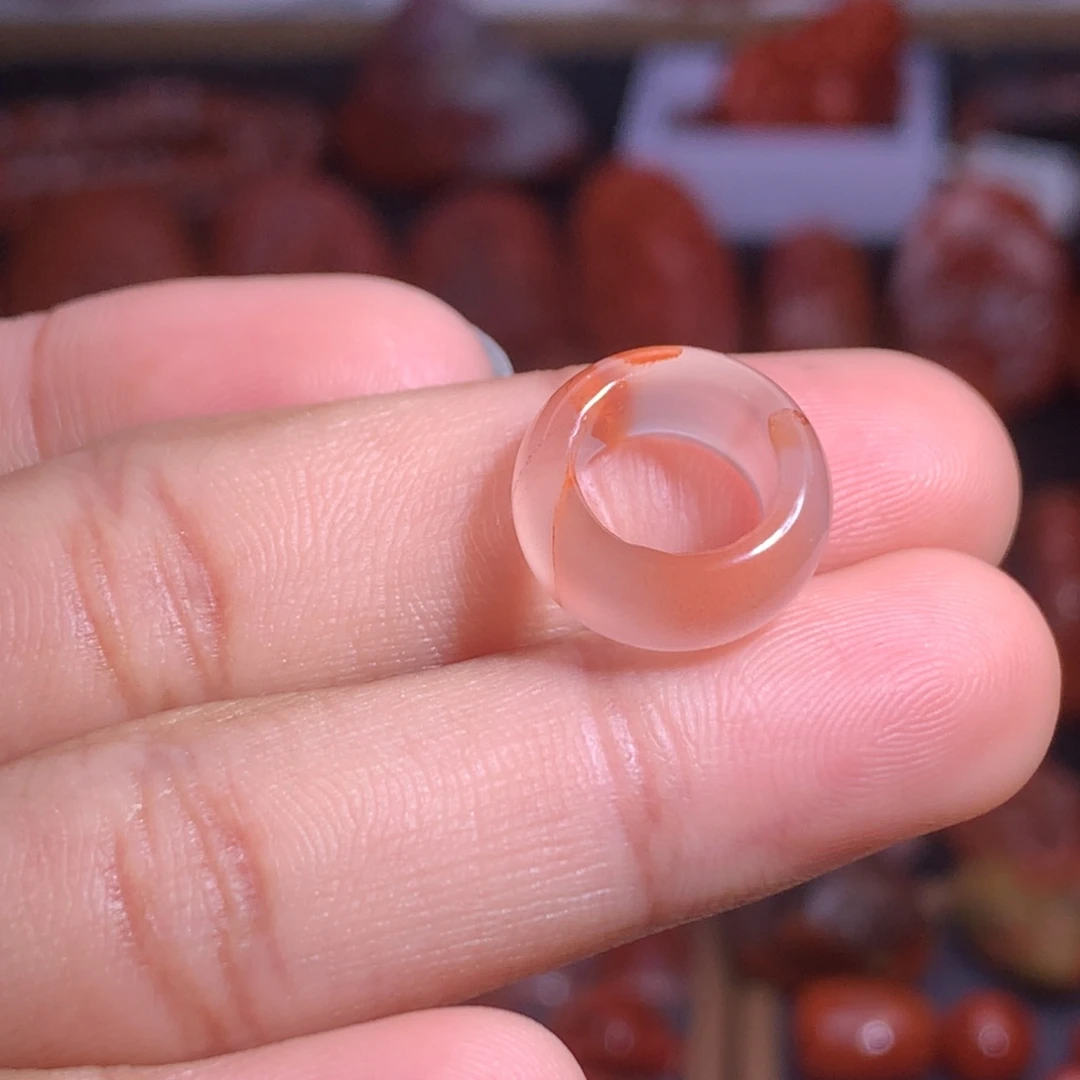 秋***雨南红玛瑙未镶嵌珠宝半成品跑环