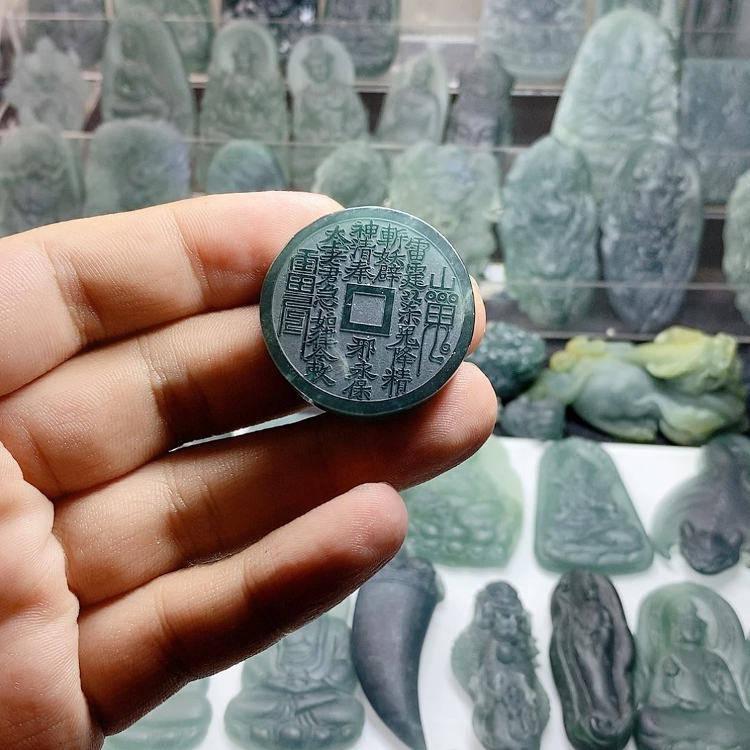 定制翡翠未镶嵌山鬼