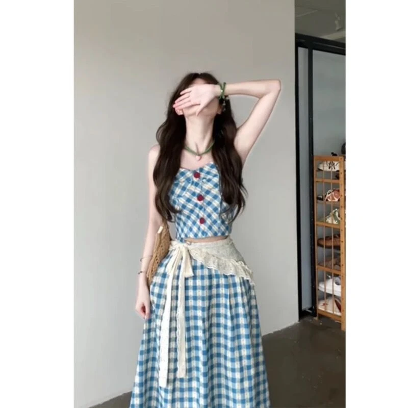 法式复古蓝色格纹吊带套装女夏季新款学院风收腰显瘦半身裙两件套