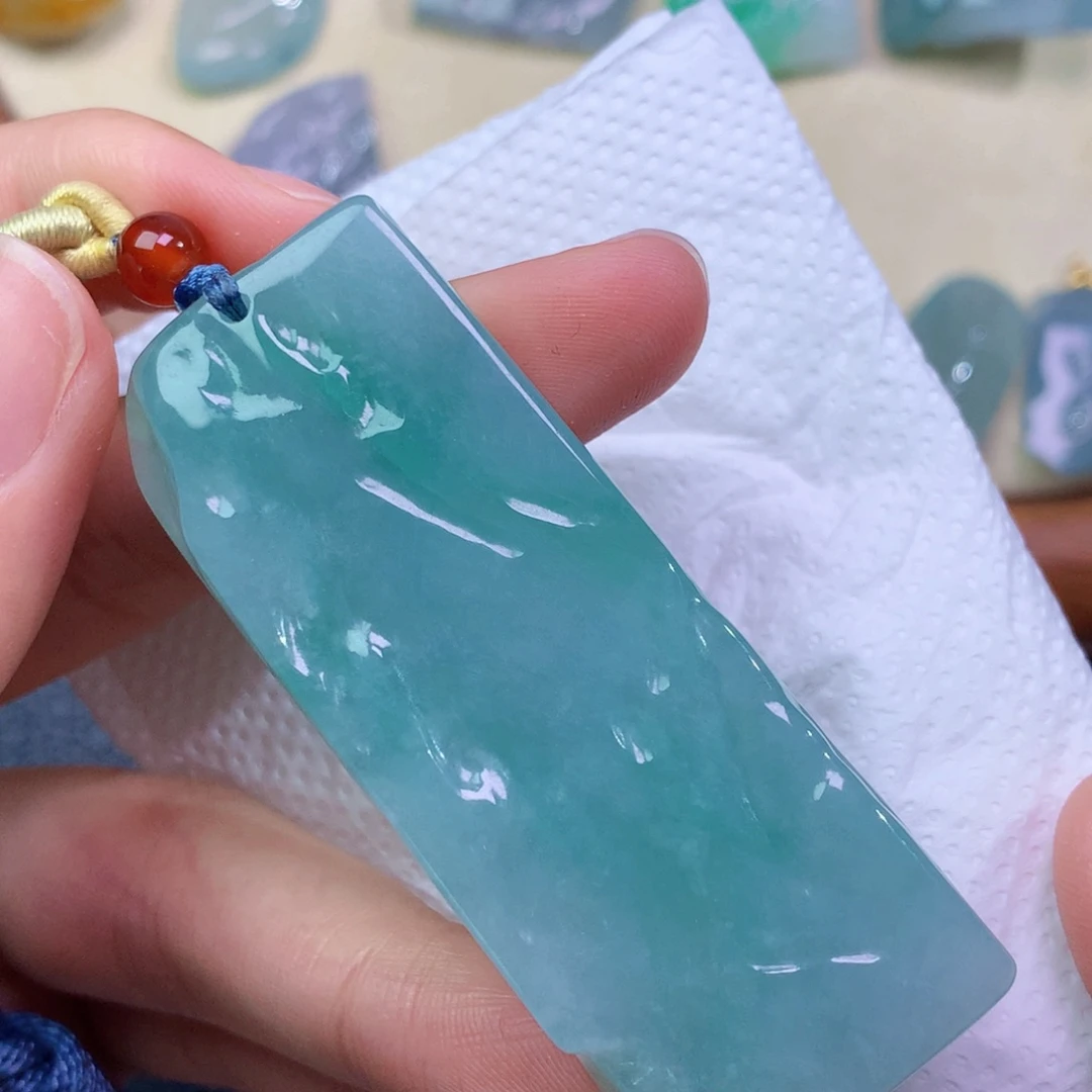 翡翠未镶嵌吊坠(赠链) 1573