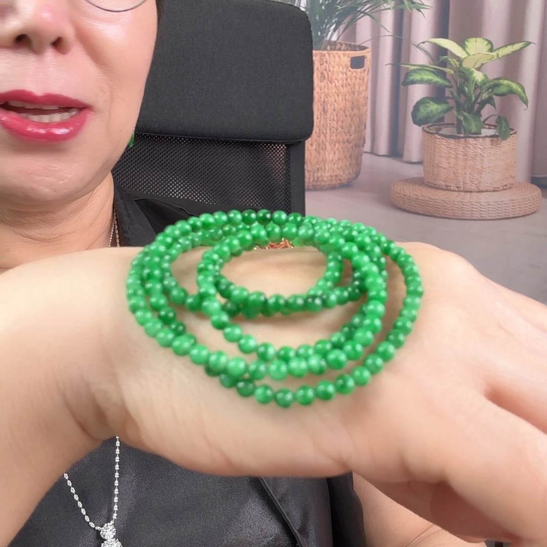 翡翠颈饰未镶嵌圆珠