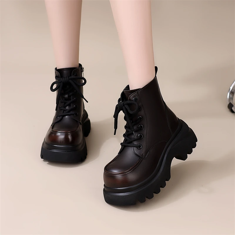 厚底马丁靴女2025新款秋冬小个子时尚短靴增高英伦复古圆头靴子