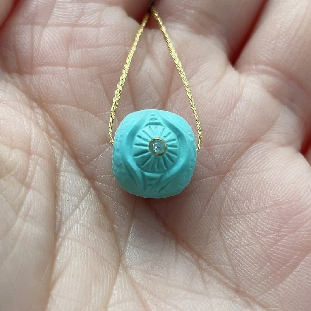 绿松石颈饰未镶嵌