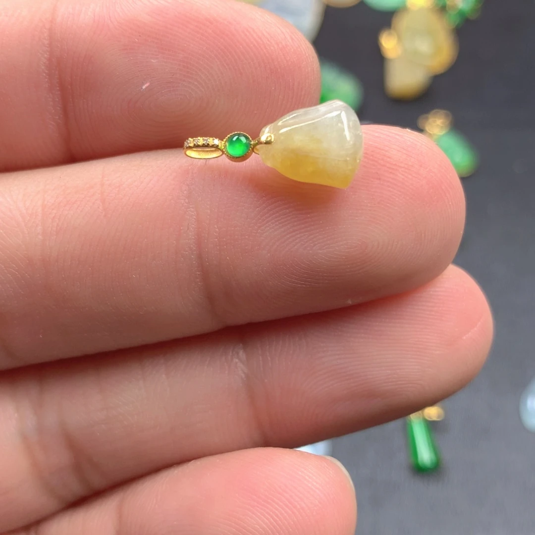 【闪购商品】颈饰18K金镶嵌翡翠翡翠