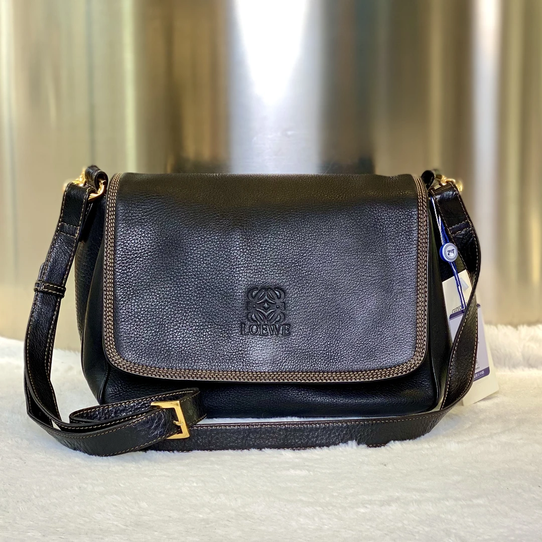 99新 LOEWE/罗意威 古有98新罗意威翻盖斜挎包6171