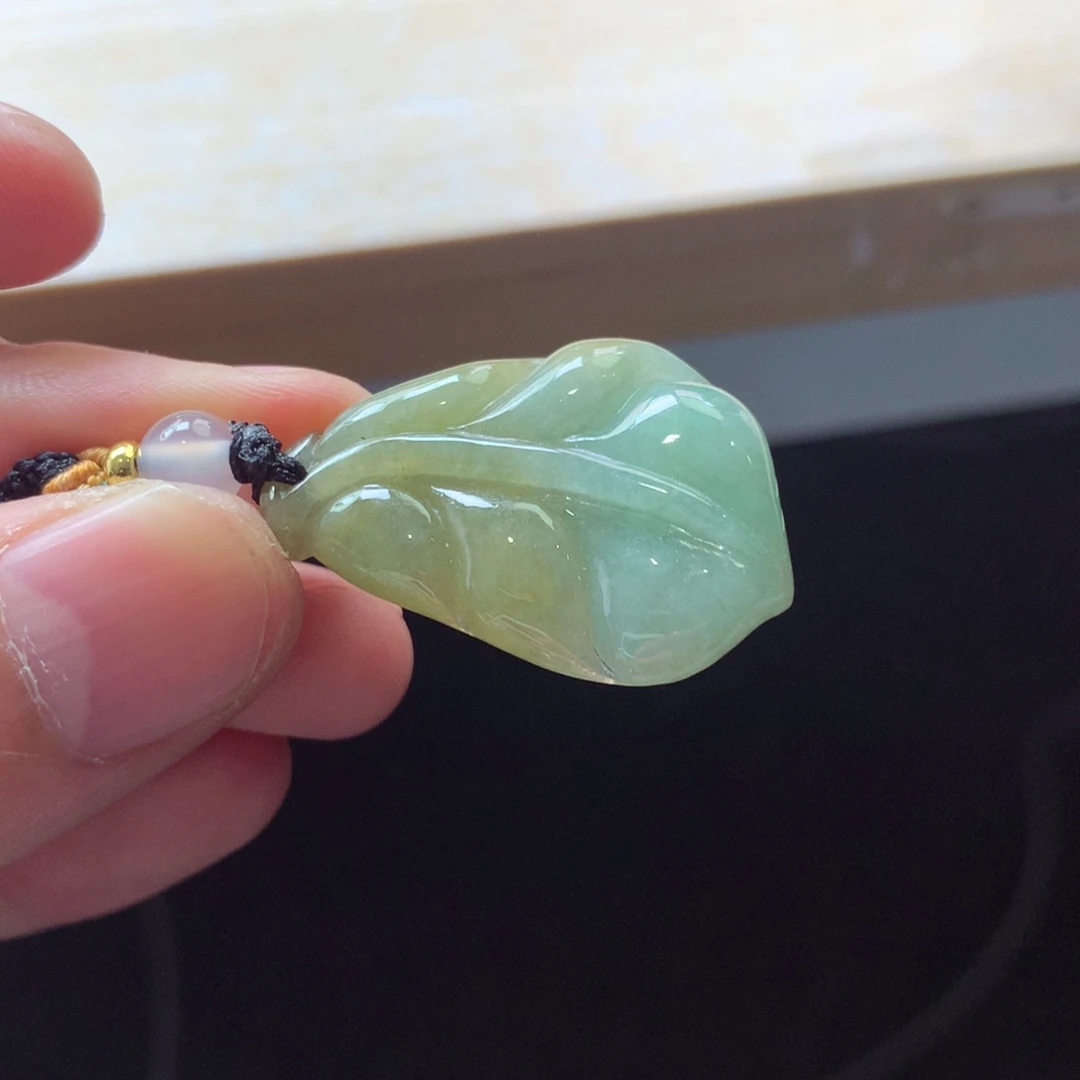 翡翠颈饰未镶嵌吊坠