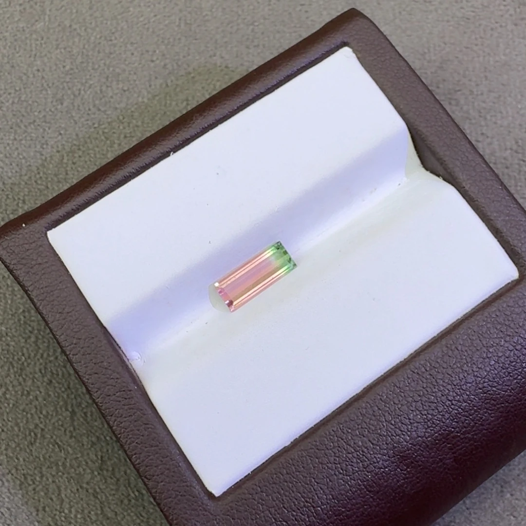 廿***玖未镶嵌碧玺珠宝奇石1.06ct