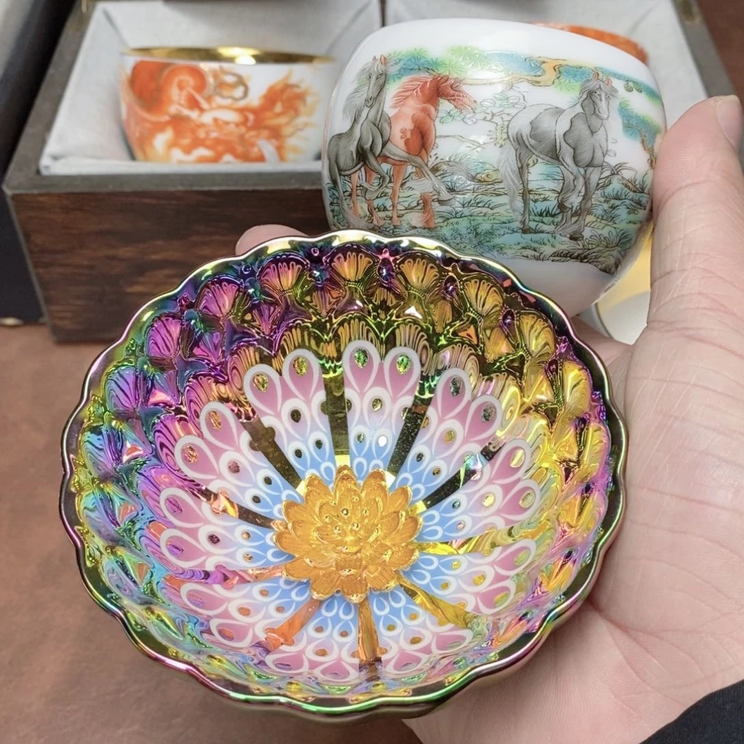 万彩莲花夜光八骏图主人杯
