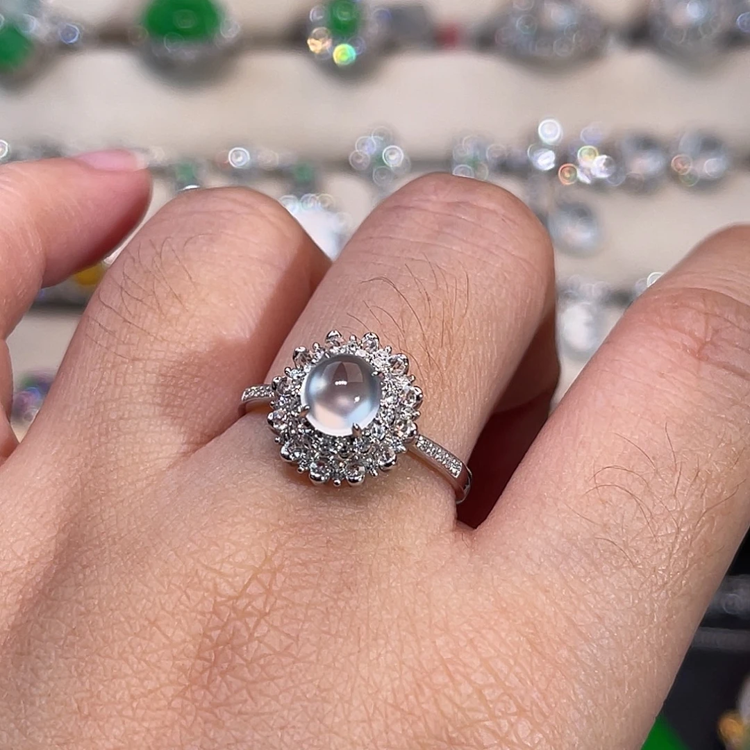 翡翠18K金镶嵌戒指玻璃种冰蛋