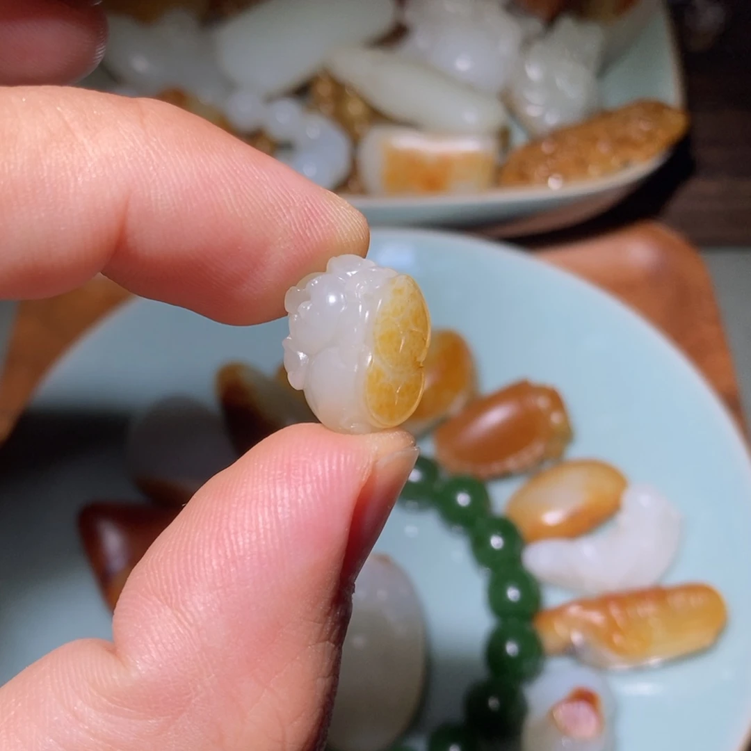 吊坠(不含链)未镶嵌和田玉（子料）