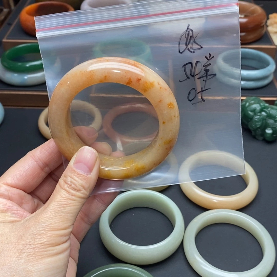 石英质玉手镯未镶嵌好**芦