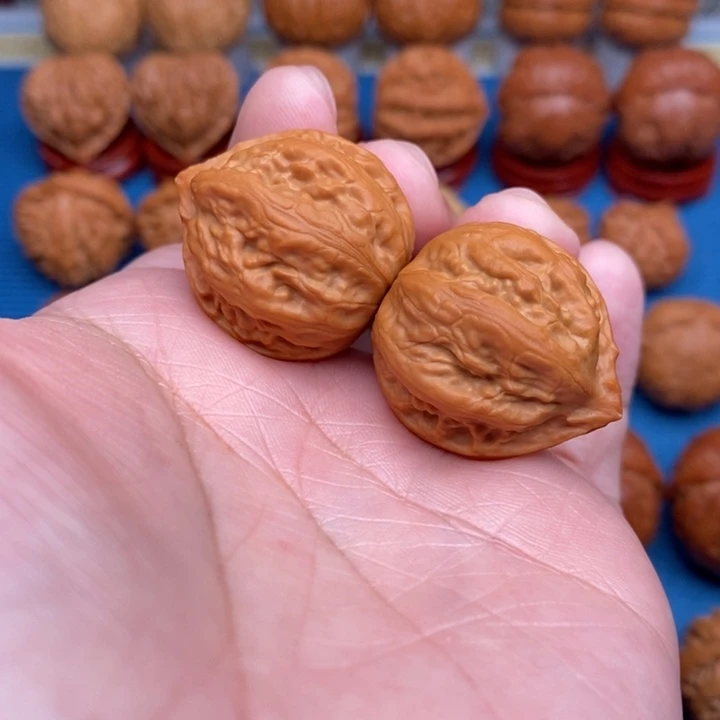 把件文玩核桃小赤龙