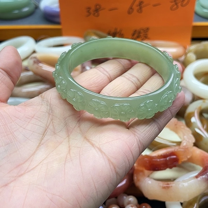 未镶嵌手镯石英质玉雾*