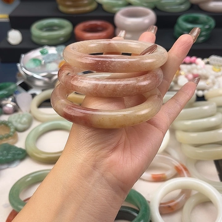 石英岩玉未镶嵌手镯