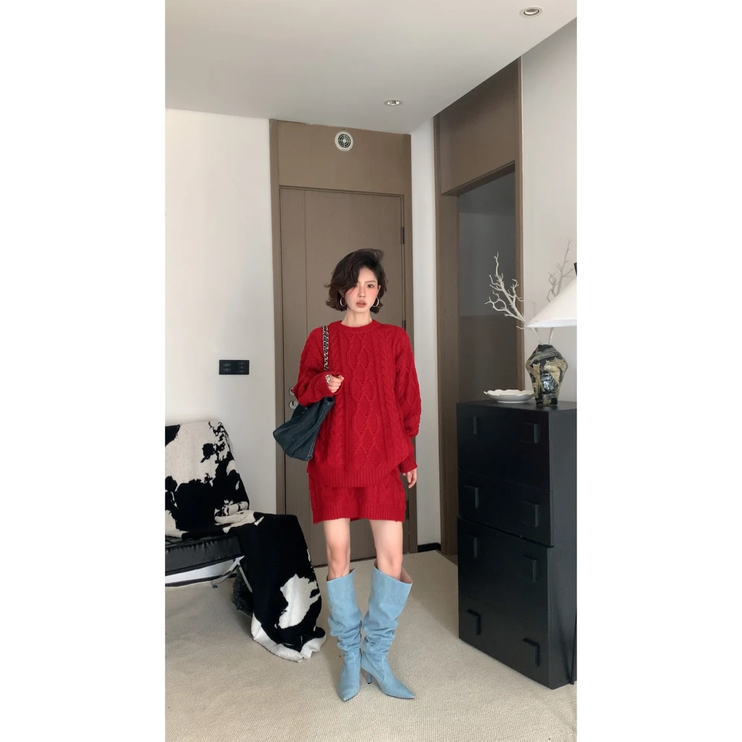 秋冬季新款断码捡漏.“满格状态”扭结针织圣诞毛衣裙套装 4016/11