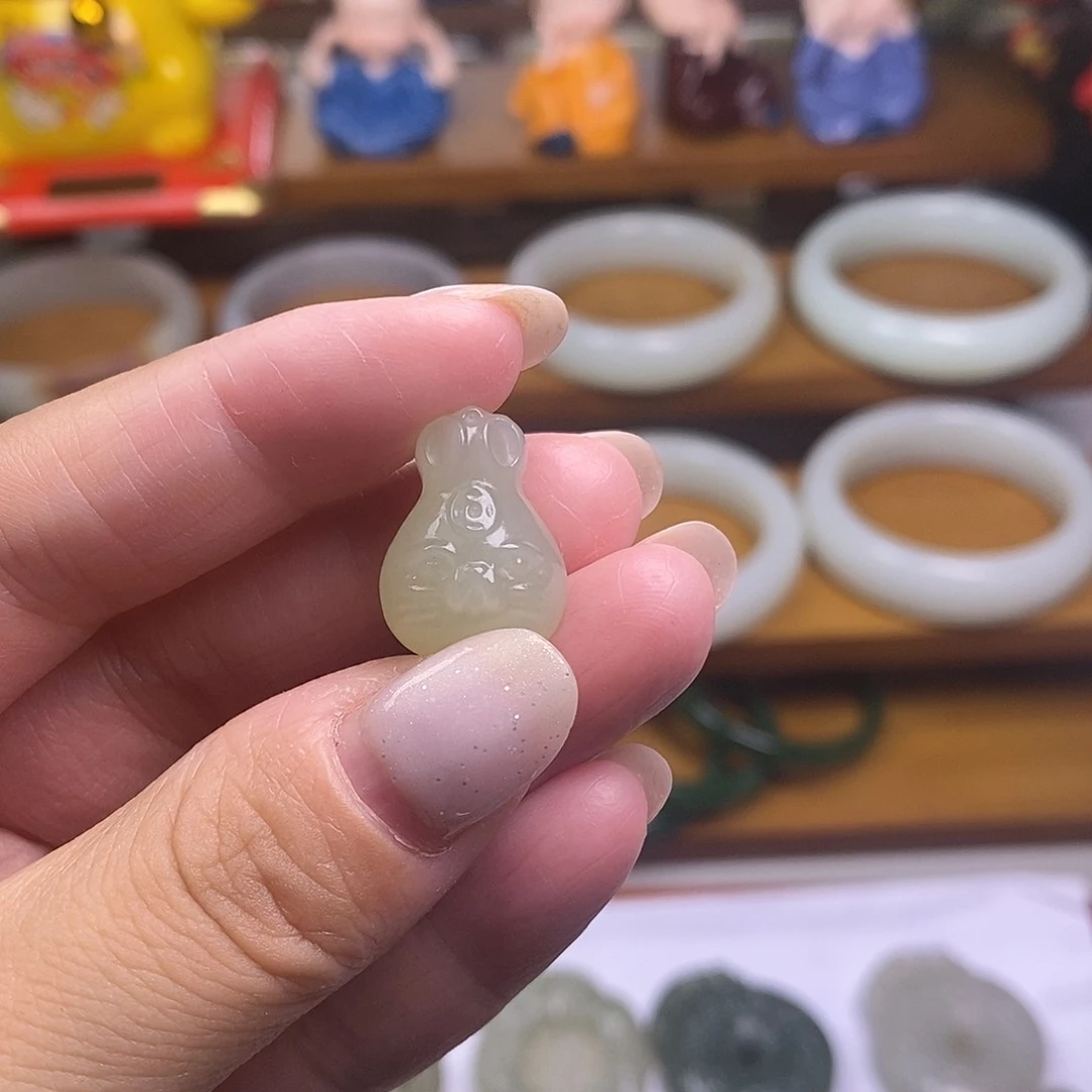 和田玉未镶嵌吊坠(不含链)