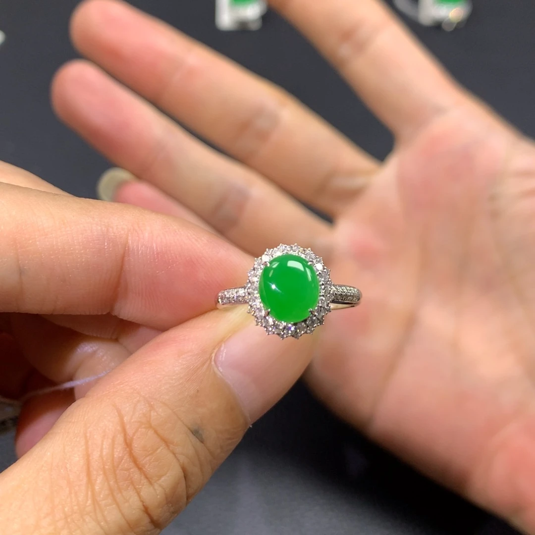 翡翠戒指18K金镶嵌翡翠