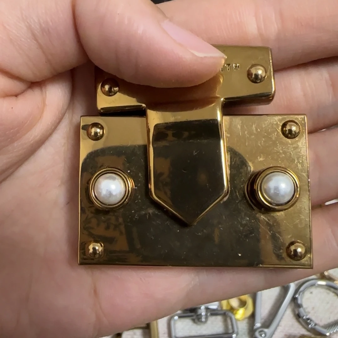 小CK包锁15元2个.