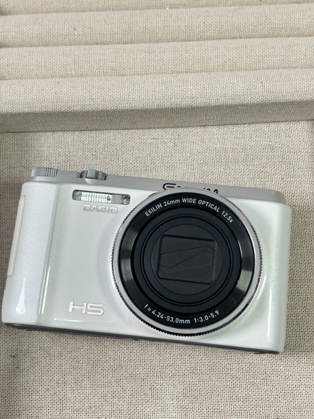 9新 Casio/卡西欧 zr1500  白色 数码相机翻转屏高清小巧美颜
