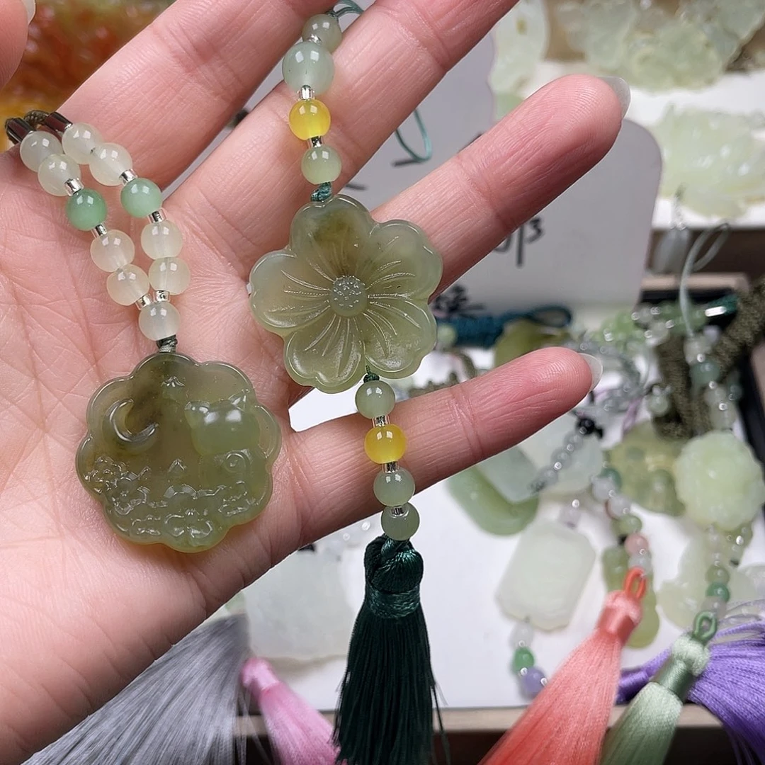 魔***泡蛇纹石玉未镶嵌颈饰
