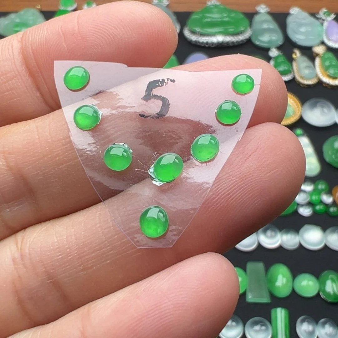 翡翠颈饰未镶嵌蛋3.9