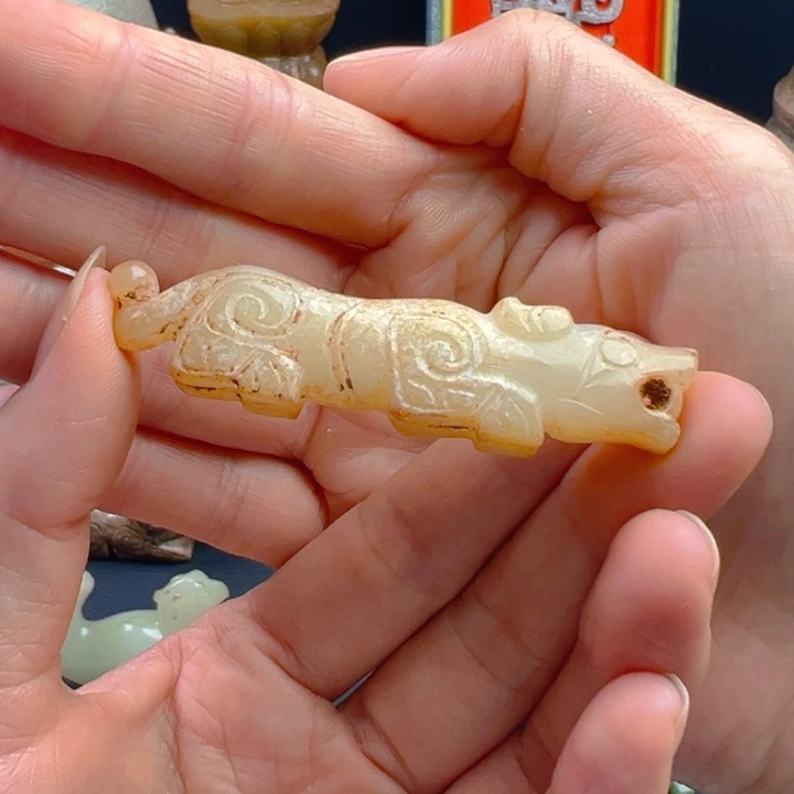 用***1和田玉（糖玉）未镶嵌挂件