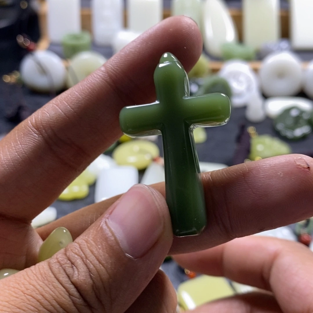 和田玉（青白玉）未镶嵌吊坠(赠链)