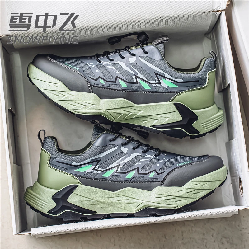 雪中飞男鞋冬季2025新款厚底耐磨免系带登山徒步运动鞋潮流休闲鞋