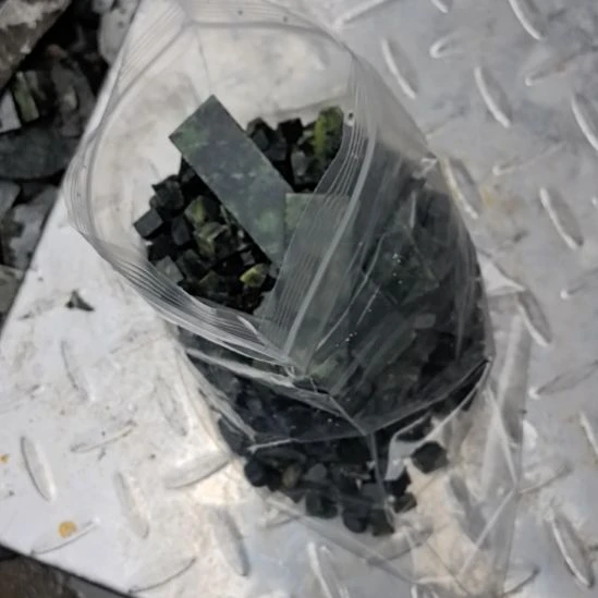 云***一有机玻璃藏玉药王石原石碎料2斤