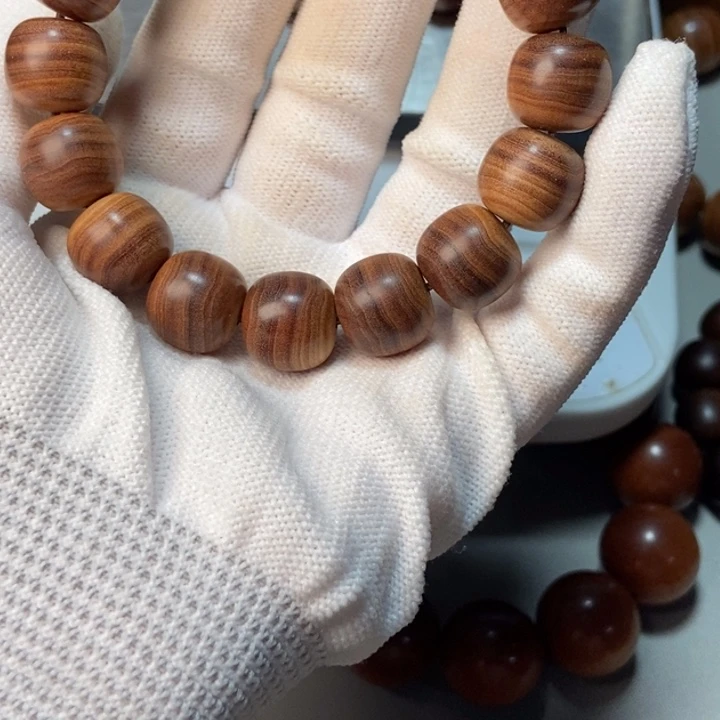 一***间檀香木老山檀香供奉料1.3*1.4，奶香