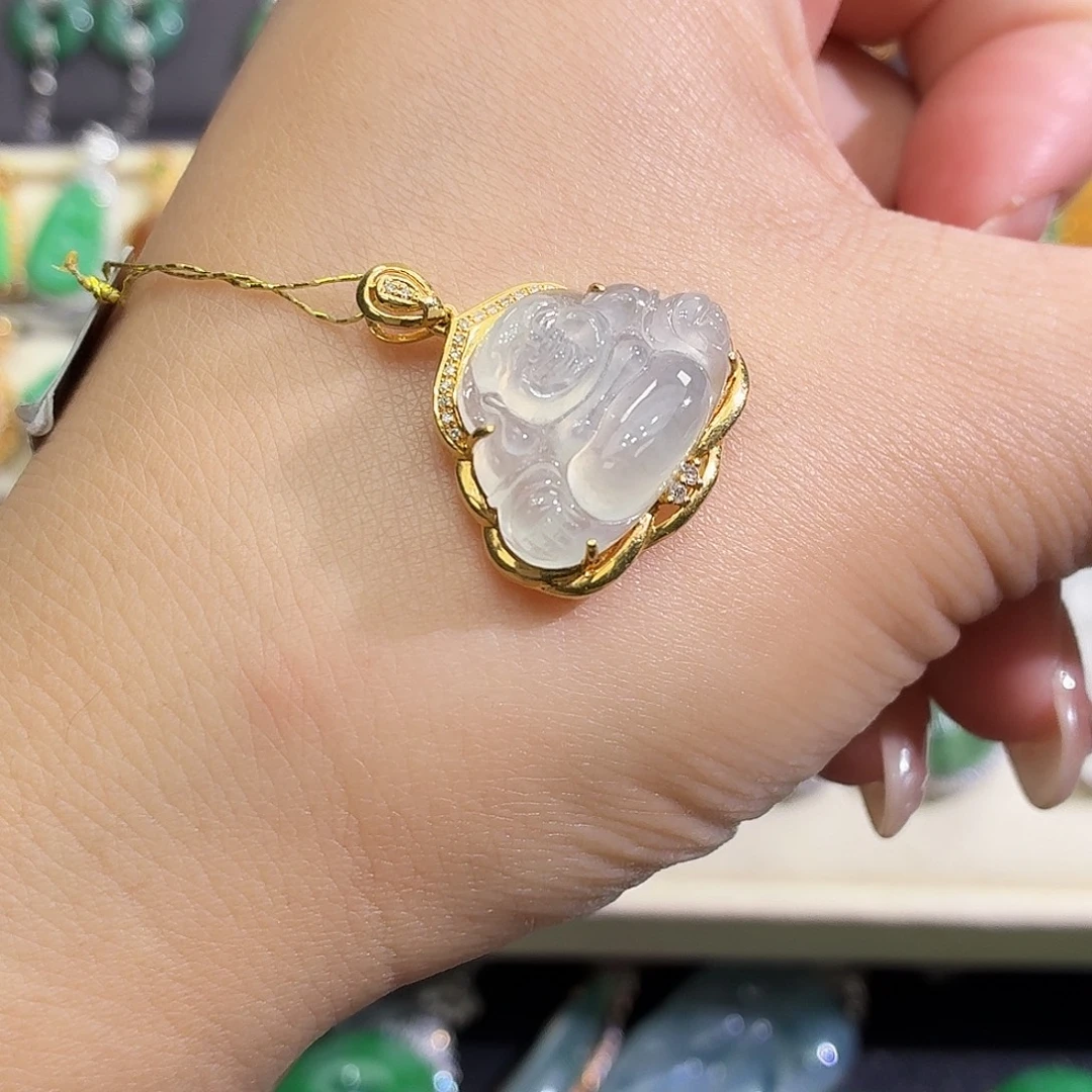 翡翠18K金镶嵌颈饰