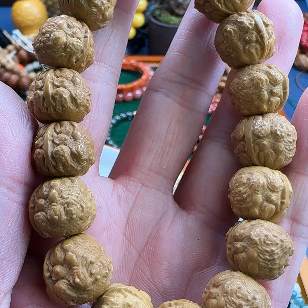 猴头核桃手串猴头雕刻的金蟾