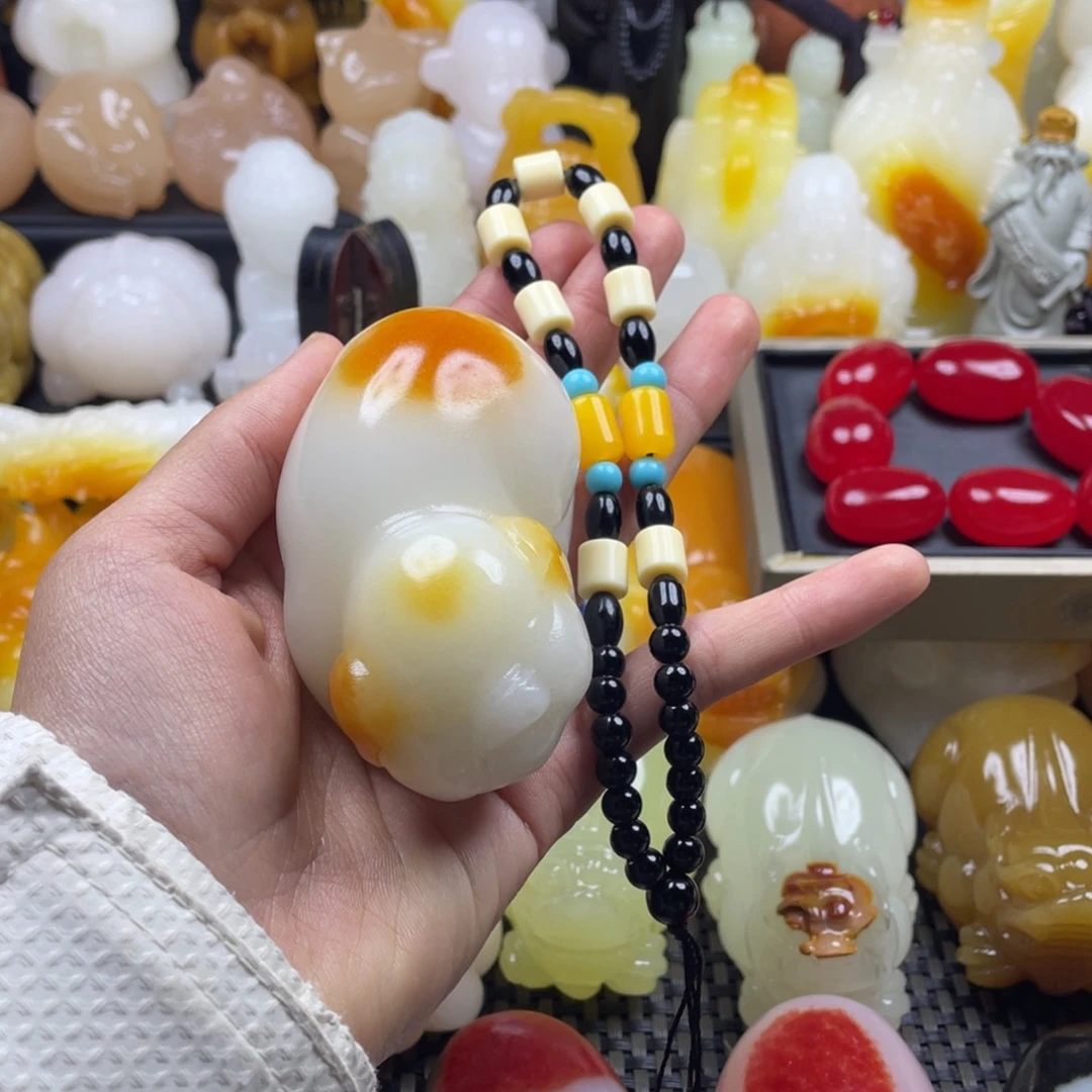 玉石雕刻把件 猪猪