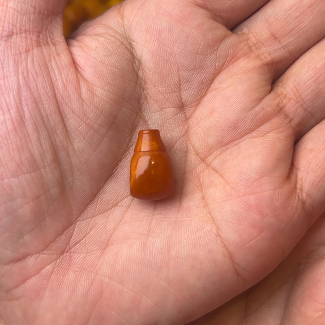 蜜蜡未镶嵌吊坠(不含链)