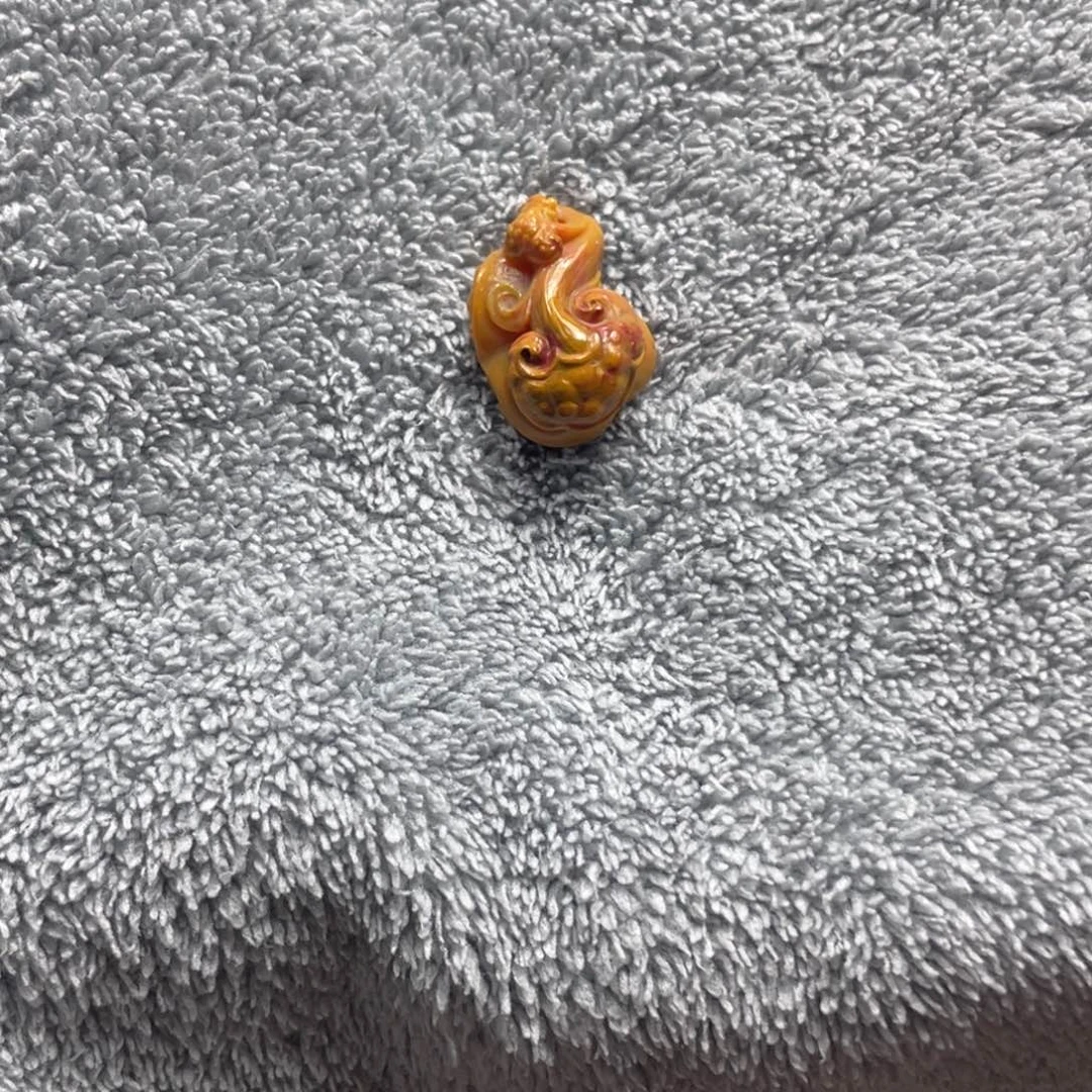 南红玛瑙雕刻未镶嵌会**蛙